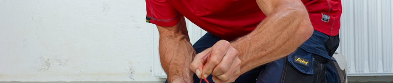 Når snoren svirper, sætter den et snorlige kridtspor. Når snoren svirper, sætter den et snorlige kridtspor.